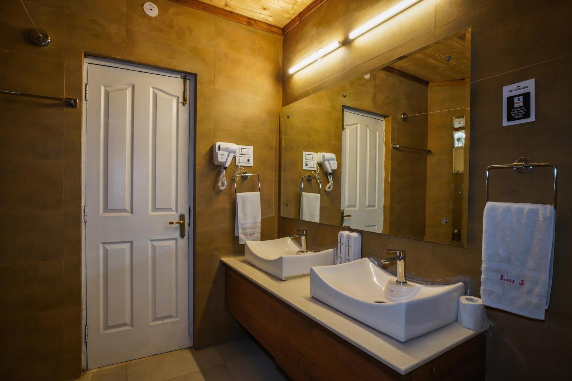 Vilasa Lall Ji Resort Dalhousie Ngoại thất bức ảnh
