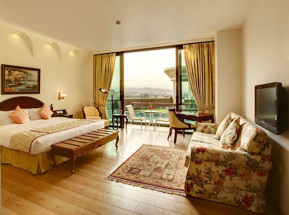 Vilasa Lall Ji Resort Dalhousie Ngoại thất bức ảnh